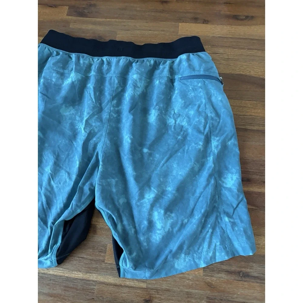 Lululemon Men's Shorts Size Large Pace Breaker 9